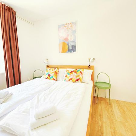 Contactless Self-Check-In - Stayhere Central City Suite 3 Graz Exterior foto